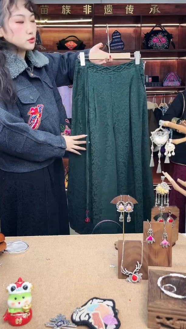 【闪购商品】织绣A33黔东南苗族刺绣