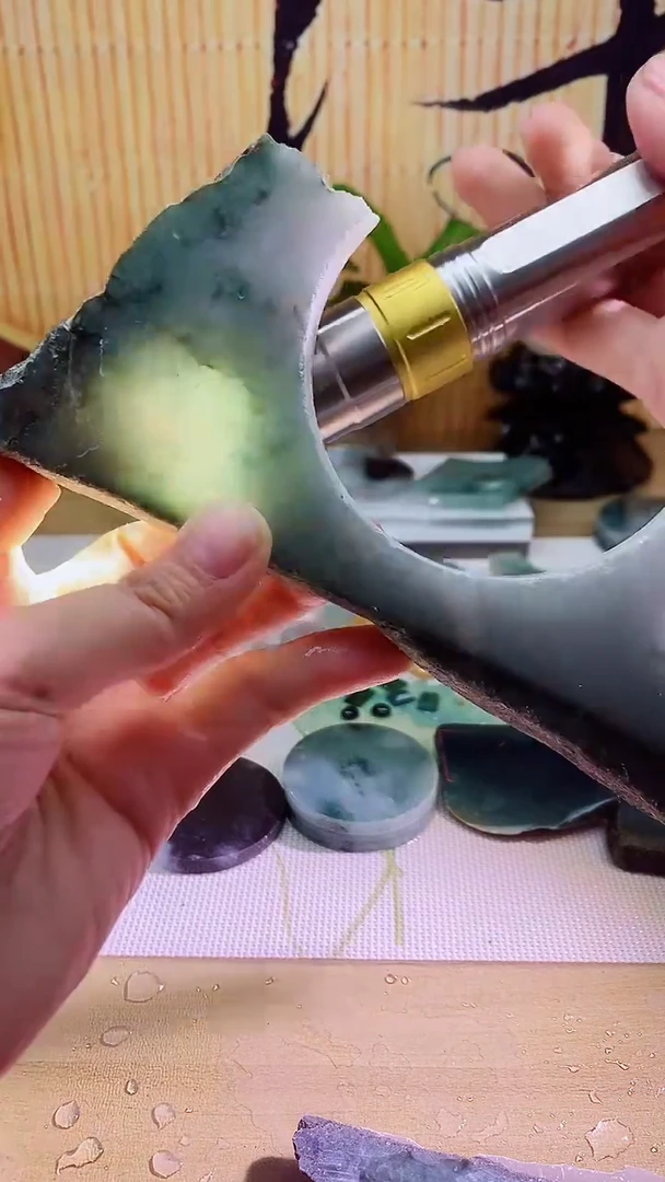 翡翠未镶嵌颈饰翡翠997