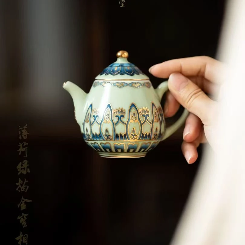 德化云仓 豆青描金宝相花龙蛋壶-5260