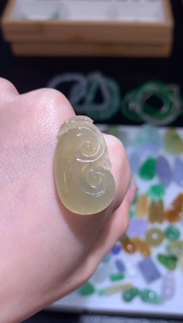 未镶嵌定制翡翠如意