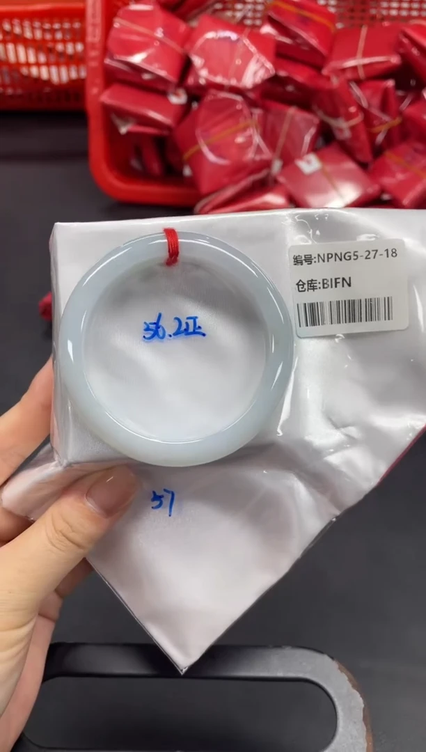 未镶嵌手镯翡翠翡翠手镯