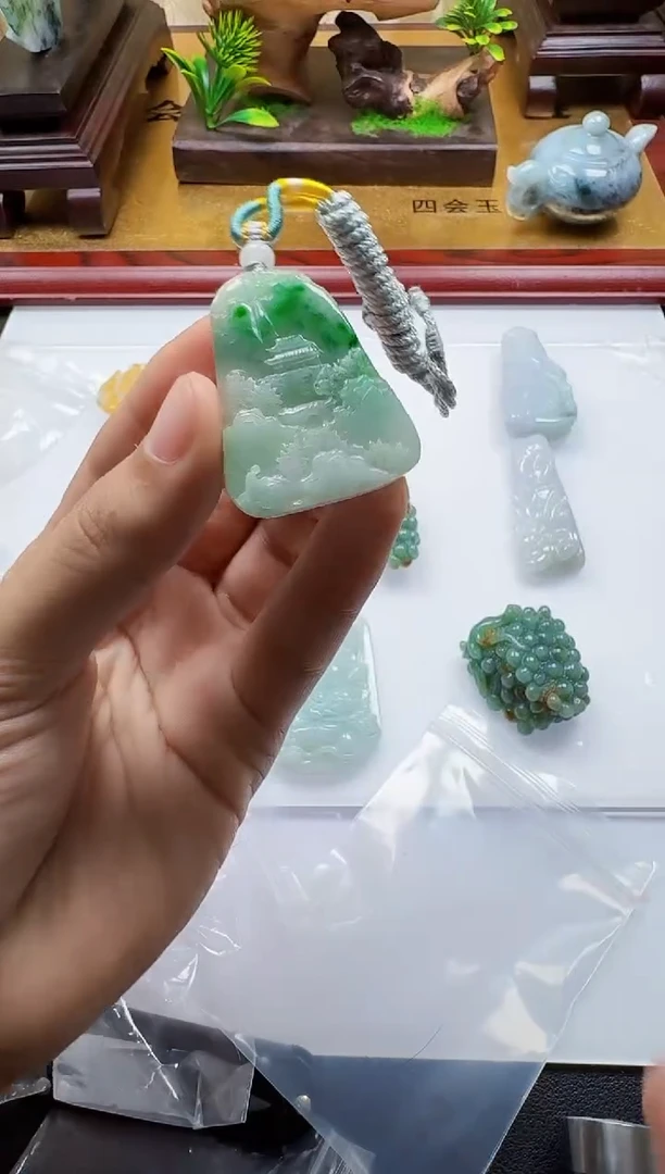 吊坠(不含链)未镶嵌翡翠1