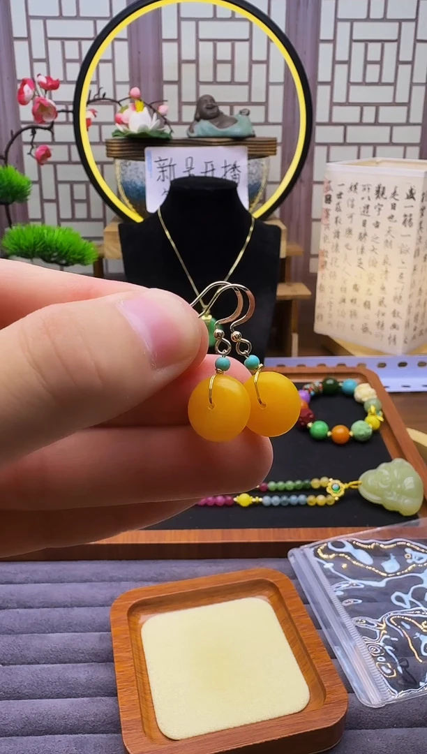 14K金镶嵌蜜蜡耳饰E82