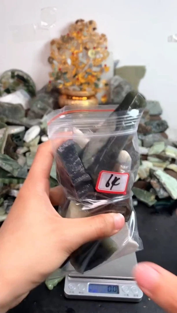 未镶嵌和田玉摆件64