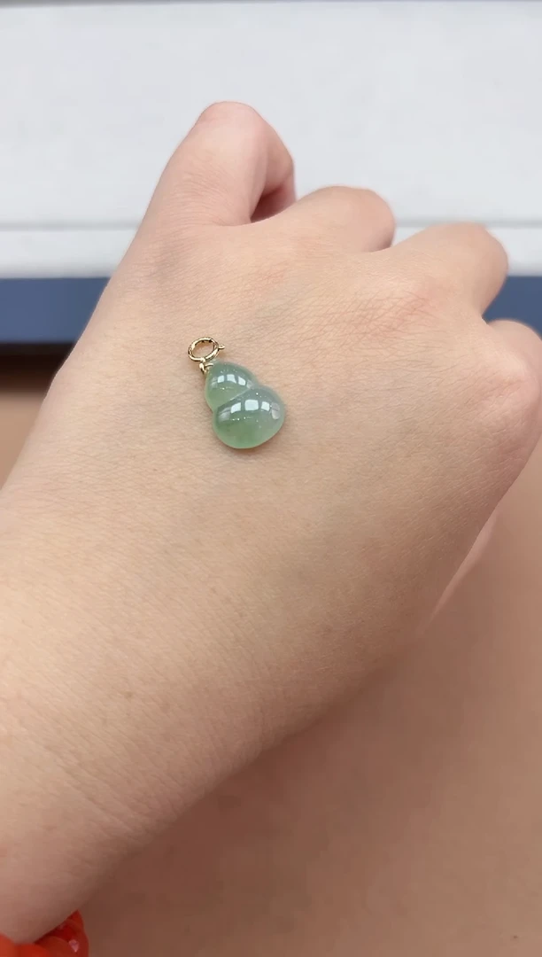 【闪购商品】翡翠颈饰18K金镶嵌葫芦