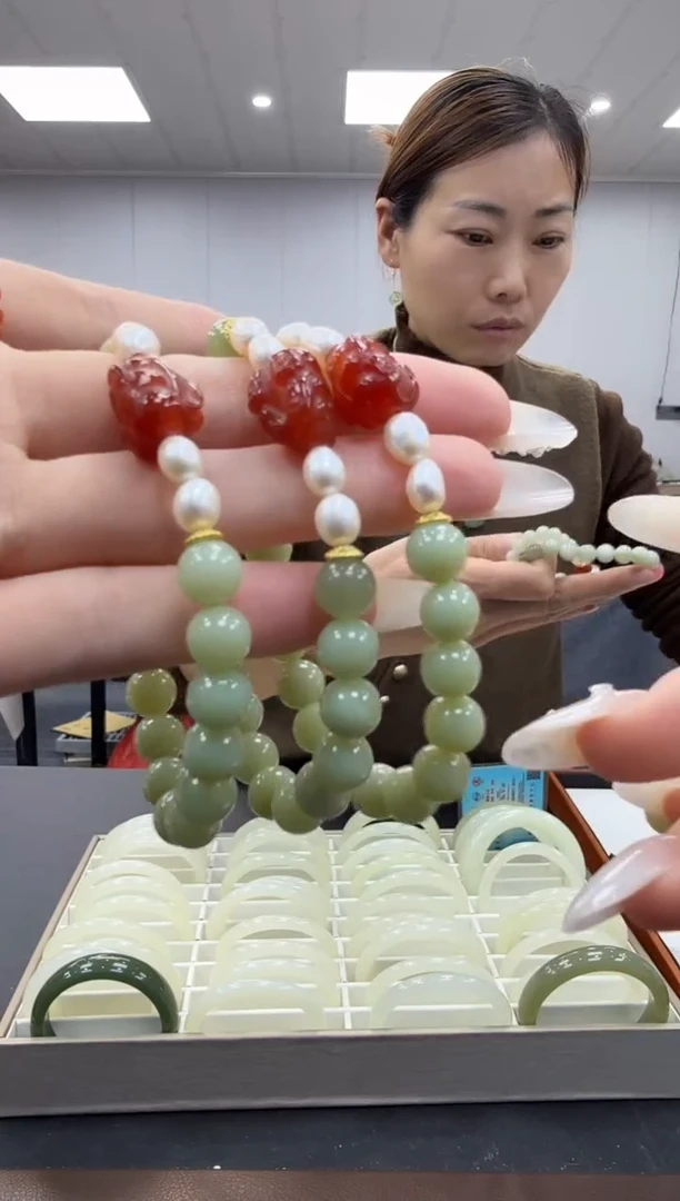 未镶嵌手链和田玉多样性发其一xy兔子