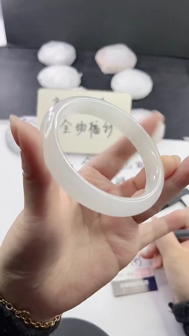 未镶嵌手镯石英质玉L343-62