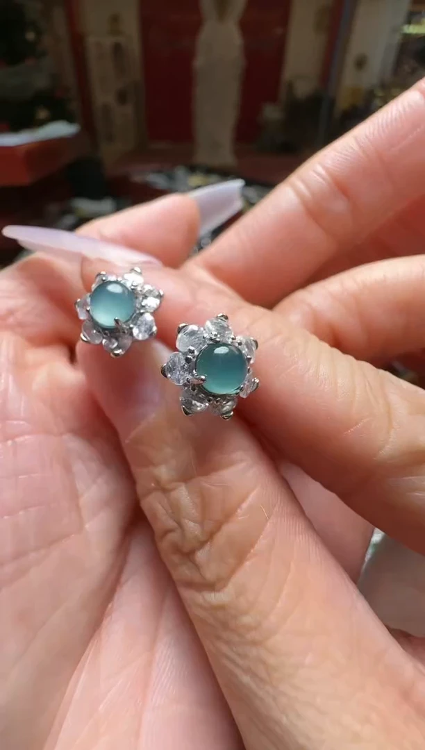 【闪购商品】翡翠吊坠(不含链)未镶嵌翡翠