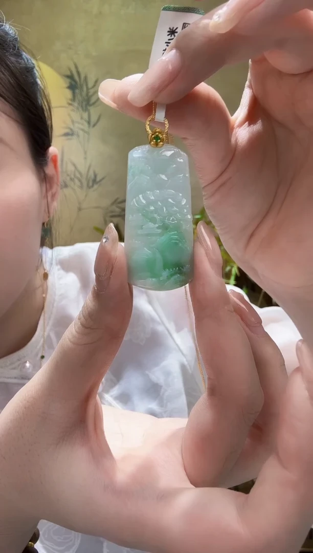 翡翠未镶嵌颈饰吊坠