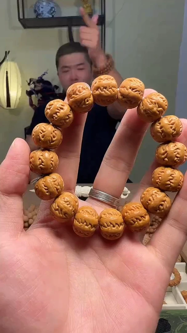 猴头核桃手串聚宝盆15尺雕刻八棱