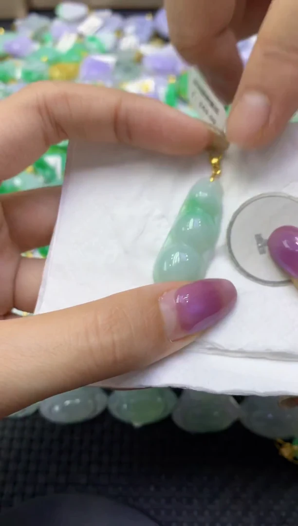 颈饰未镶嵌翡翠天然缅甸翡翠A货