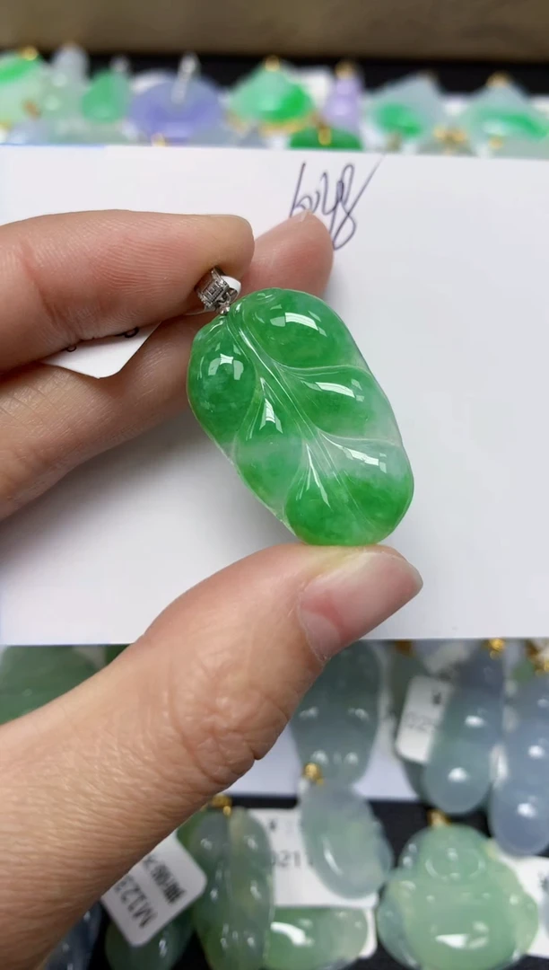 【闪购商品】翡翠颈饰18K金镶嵌天然翡翠A货