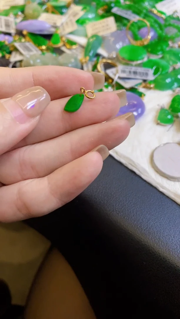 【闪购商品】翡翠颈饰18K金镶嵌提溜