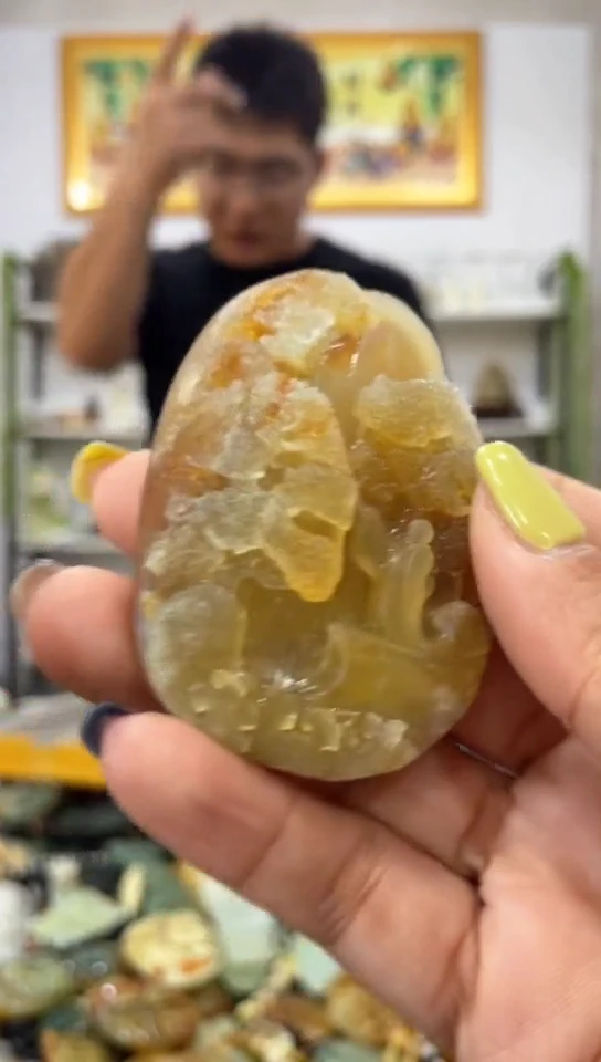 未镶嵌岫玉吊坠