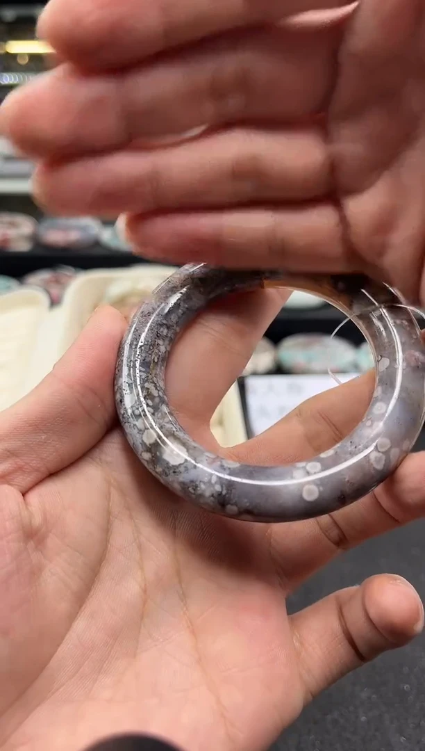 未镶嵌手镯石英质玉尘*丷圈口（赠品镯心）