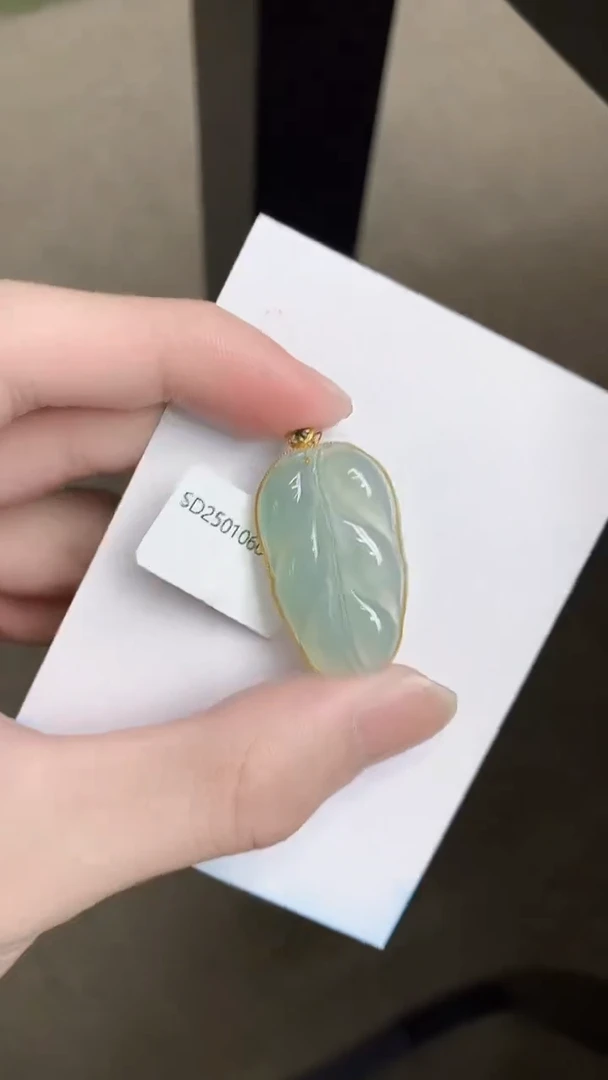 【闪购商品】翡翠颈饰18K金镶嵌54345453