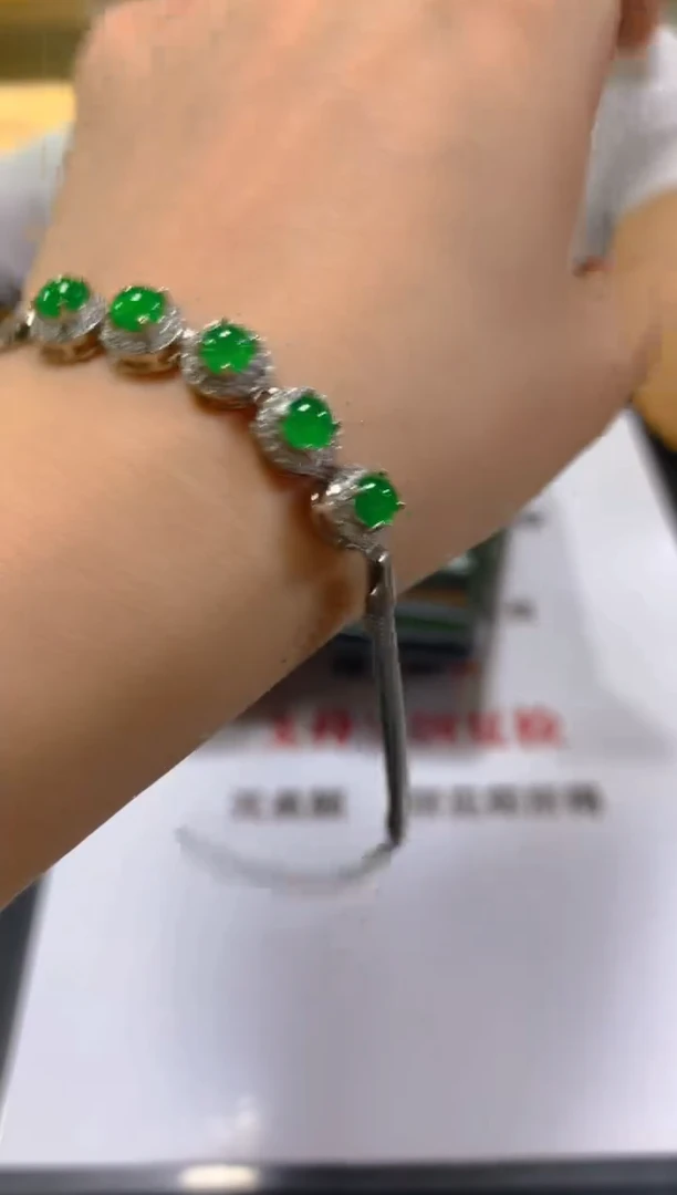 未镶嵌手链翡翠多样性发一