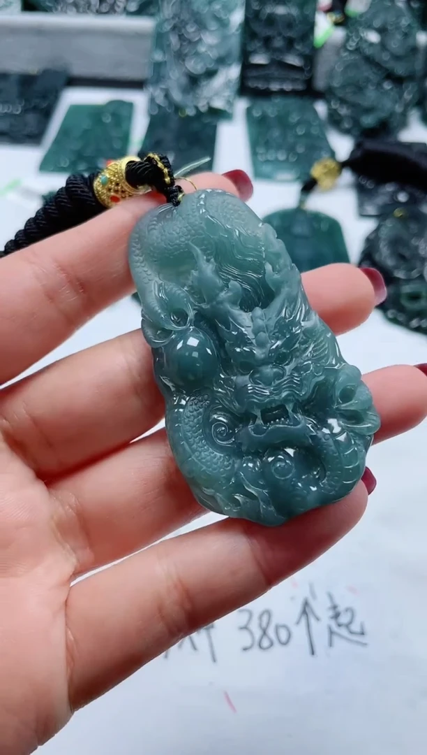 【闪购商品】翡翠颈饰未镶嵌