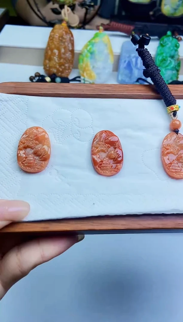 颈饰未镶嵌翡翠1