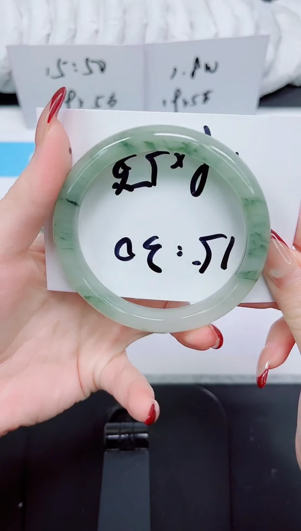 【闪购商品】石英质玉手镯未镶嵌164