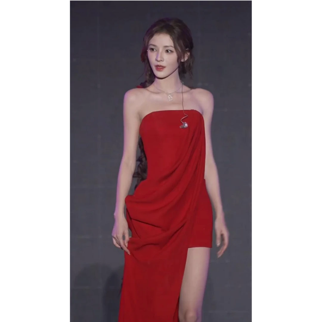 【张予曦同款】2025秋季新款法式高级感气质性感一字肩抹胸连衣裙潮