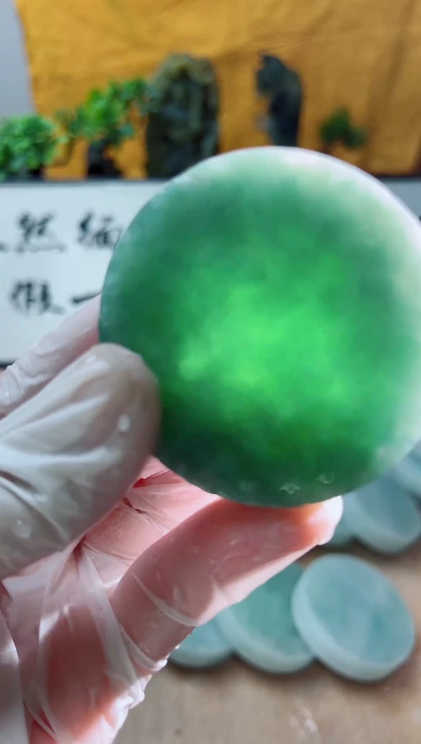 未镶嵌挂件翡翠A货砚曹760