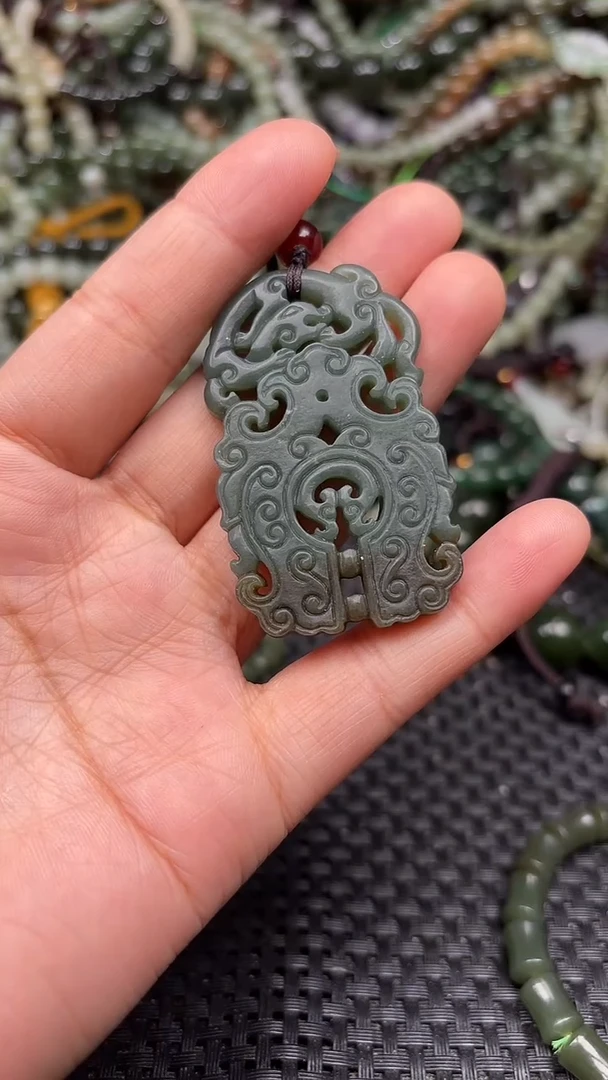 颈饰未镶嵌和田玉1