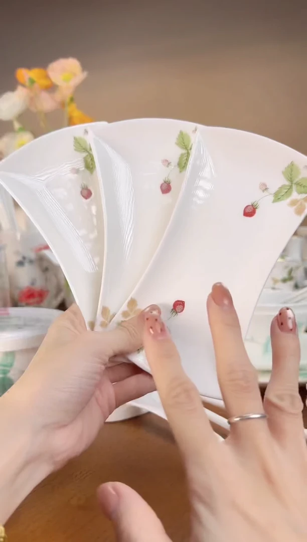 【闪购商品】蝴蝶结点心碟3个蝴蝶结点心碟3个