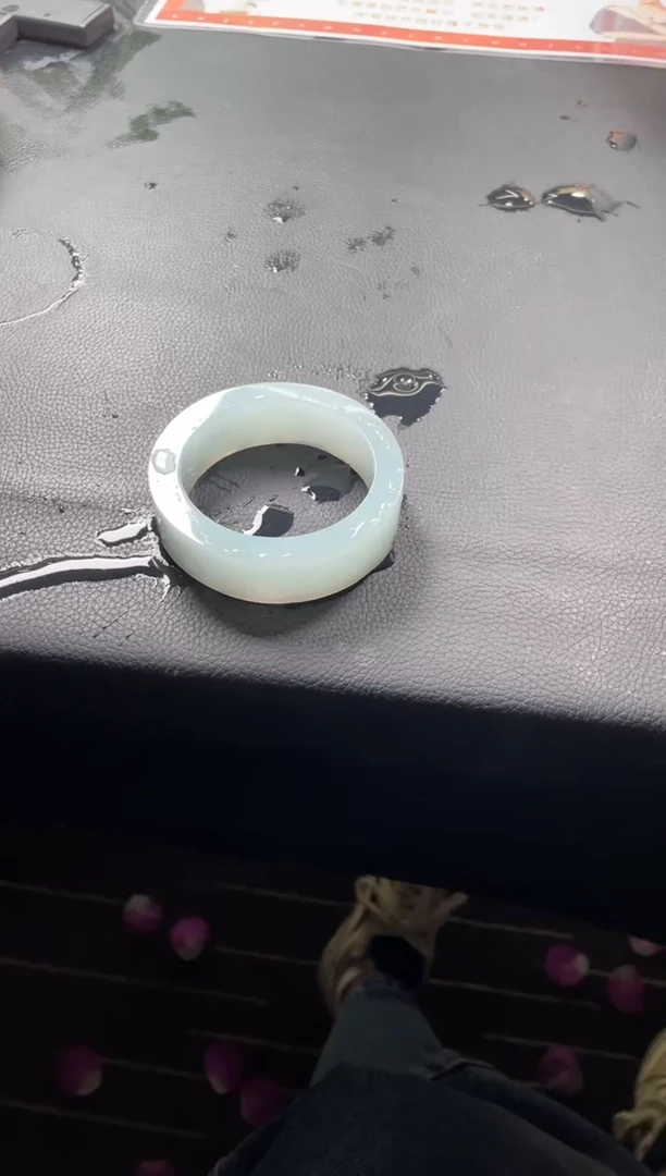 未镶嵌手镯定制翡翠微****。轮胎AJH5SZDZS