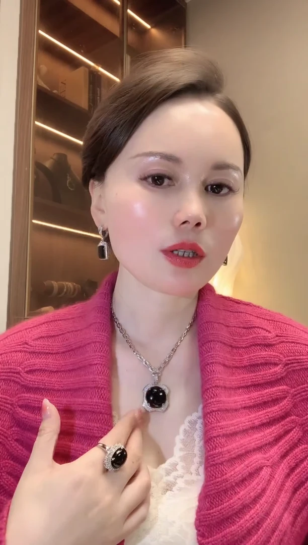 【闪购商品】翡翠套链18K金镶嵌D82 云云自留款