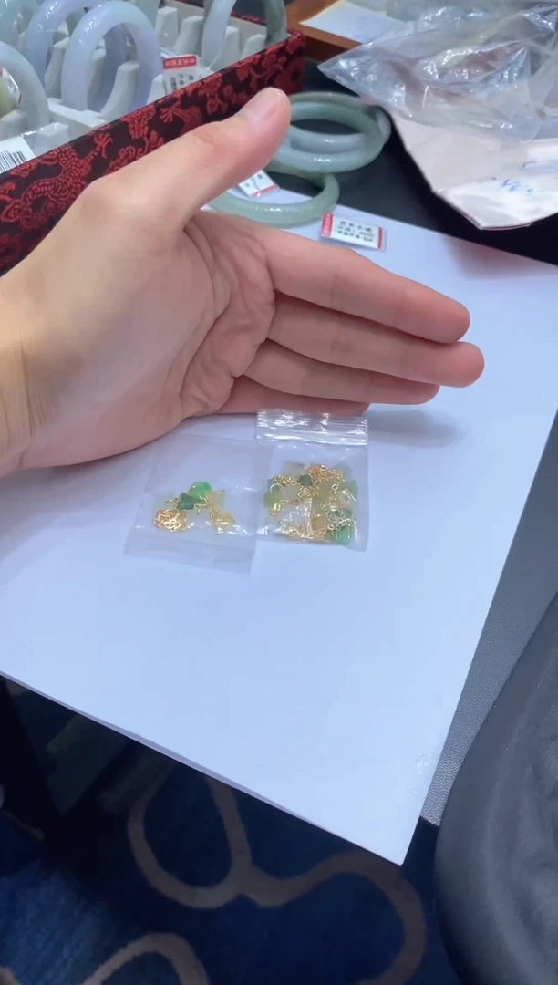 未镶嵌手链翡翠多样性 发货，发1串/0947