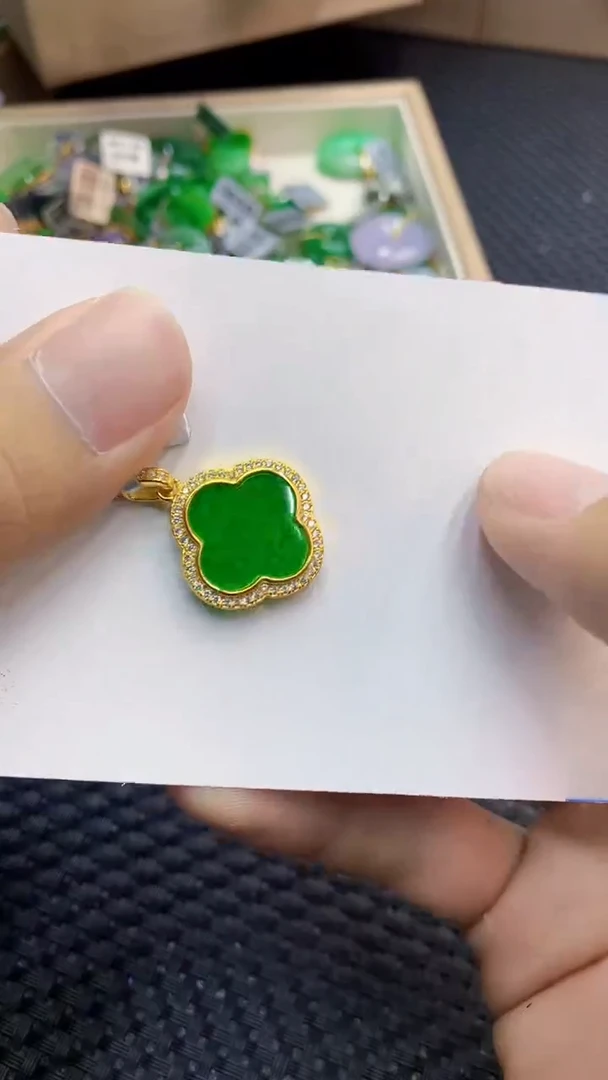 翡翠未镶嵌吊坠(不含链)1