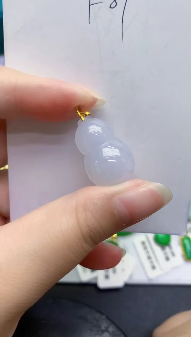 颈饰18K金镶嵌翡翠缅甸天然翡翠A货