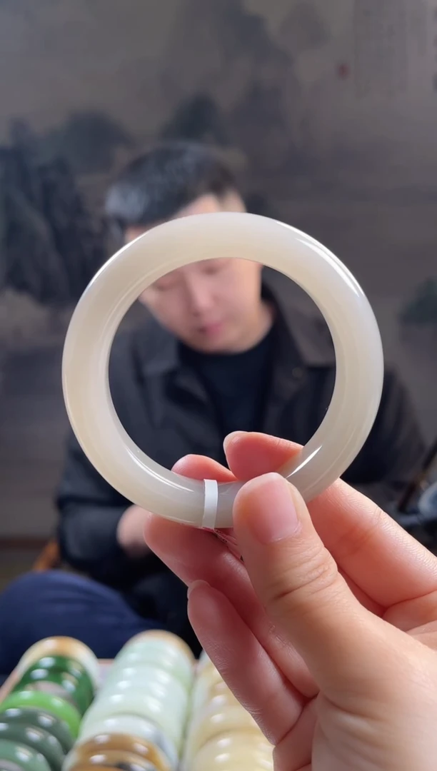 未镶嵌手镯和田玉55+圈口仅一只