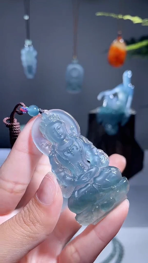 颈饰未镶嵌翡翠观音