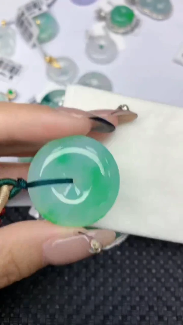 颈饰未镶嵌翡翠天然缅甸翡翠a货百元以上9元证书费自理