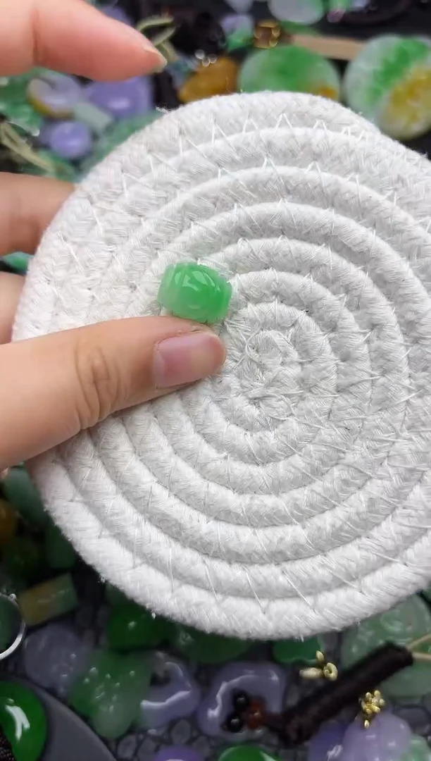 颈饰未镶嵌翡翠缅甸翡翠吊坠