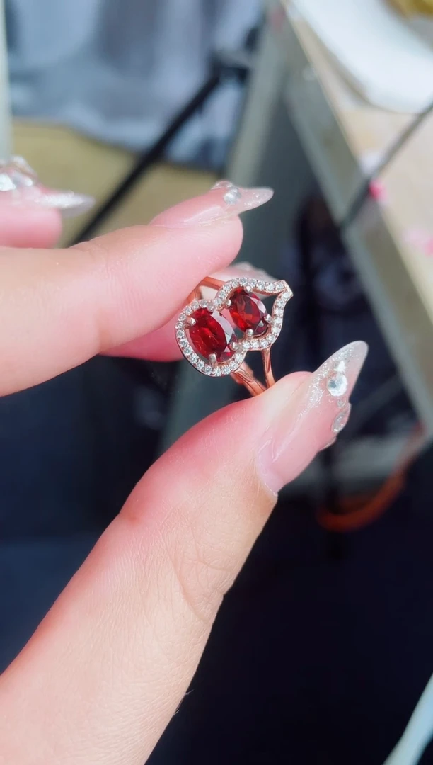 【闪购商品】石榴石戒指银S925镶嵌无证书