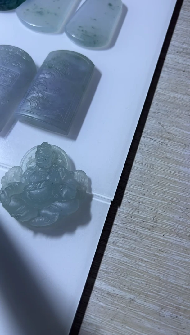 未镶嵌定制翡翠黄财神