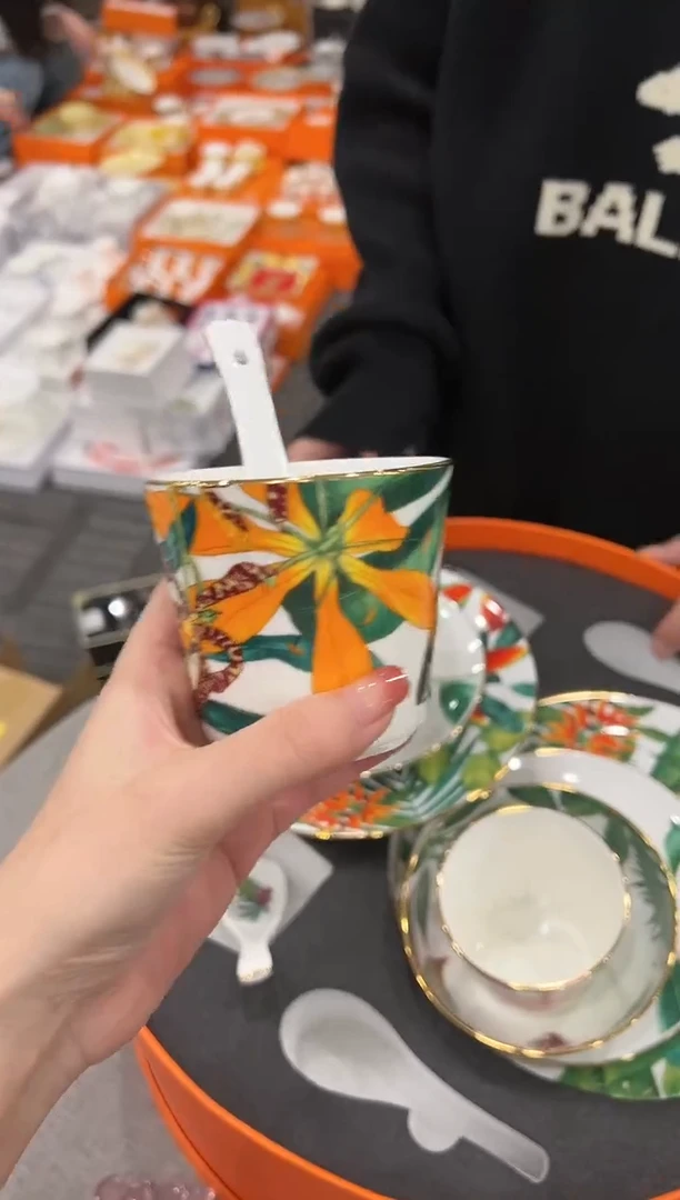 【闪购商品】杯H132--------------