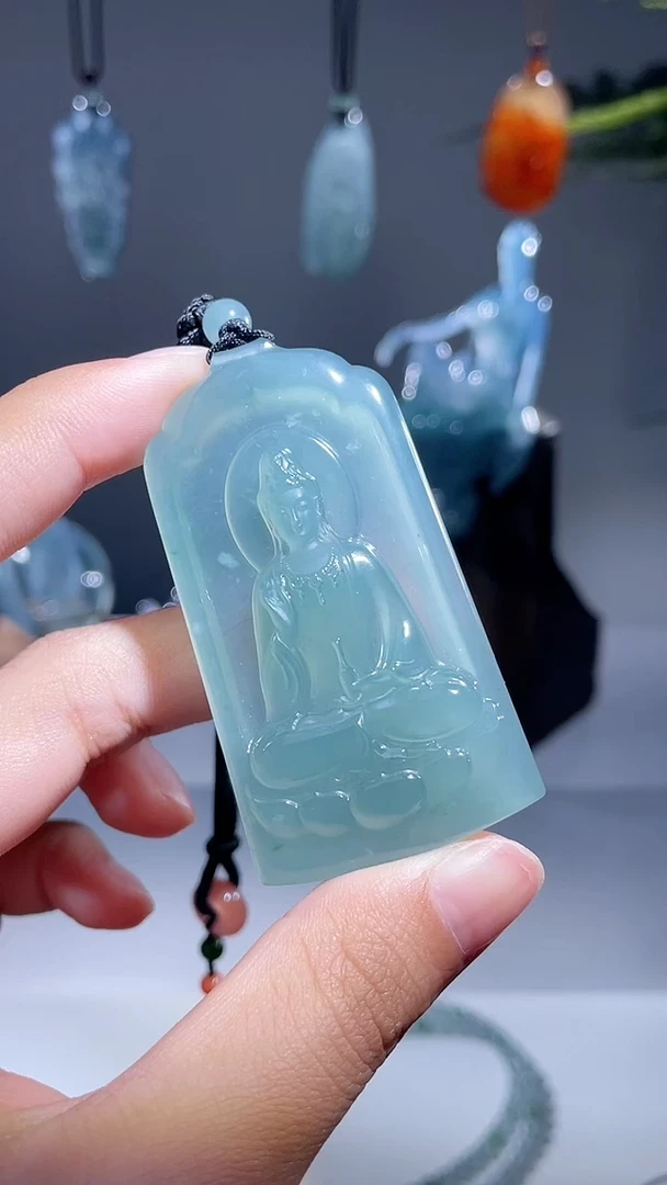 颈饰未镶嵌翡翠观音