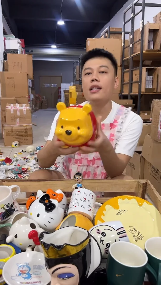 瓷片维尼猪猪存钱罐