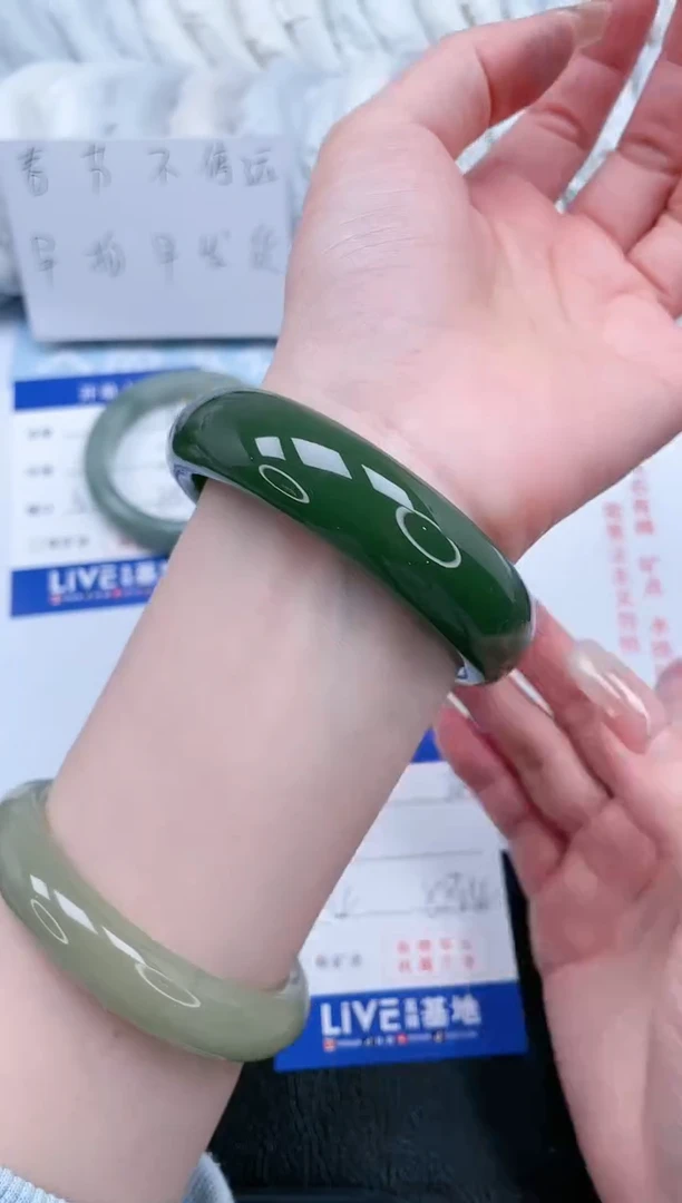 【闪购商品】石英质玉手镯未镶嵌橄榄绿色差偏大介意勿拍T41-58.4