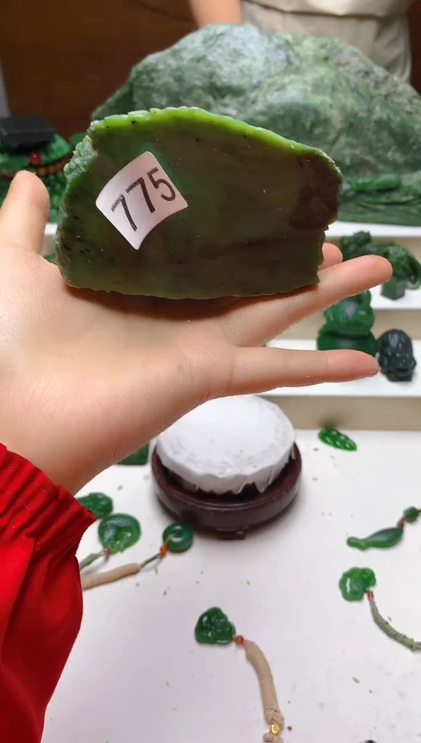未镶嵌和田玉（碧玉）珠宝半成品1