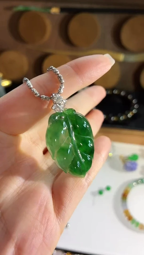 翡翠18K金镶嵌吊坠(不含链)吊坠