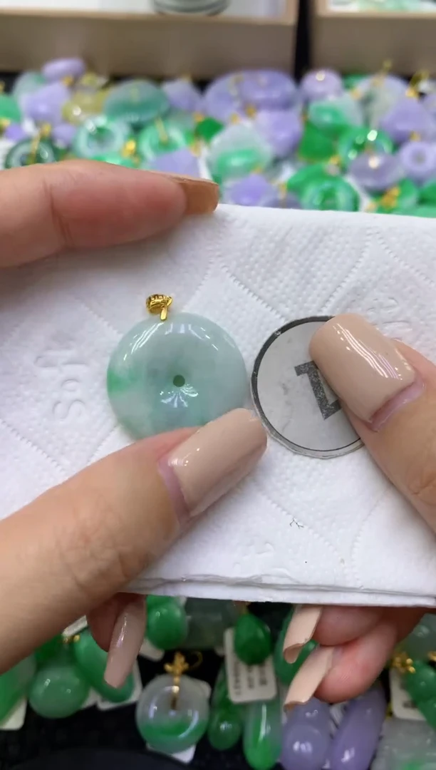 颈饰未镶嵌翡翠天然缅甸翡翠A货