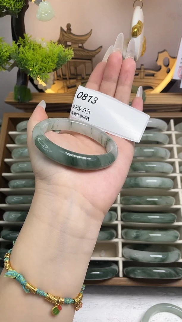 未镶嵌手镯石英质玉0813