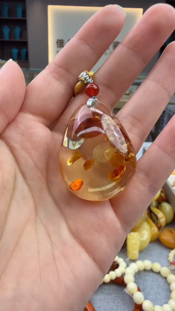 琥珀颈饰未镶嵌45秒拍号 假一罚三