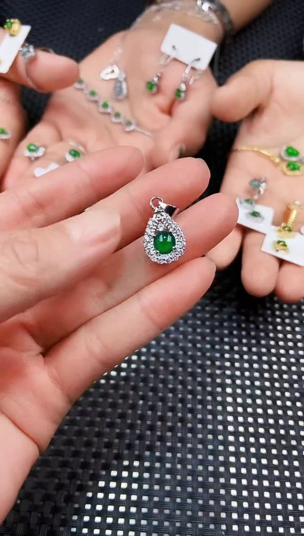 【闪购商品】翡翠吊坠(不含链)未镶嵌11111111