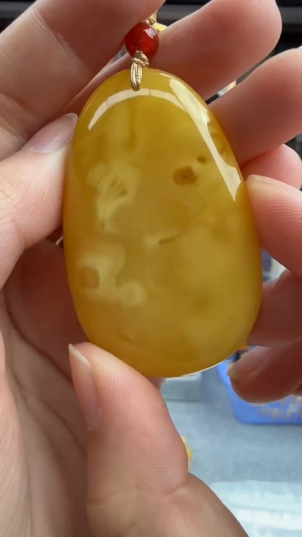 琥珀颈饰未镶嵌200秒拍号 假一罚三